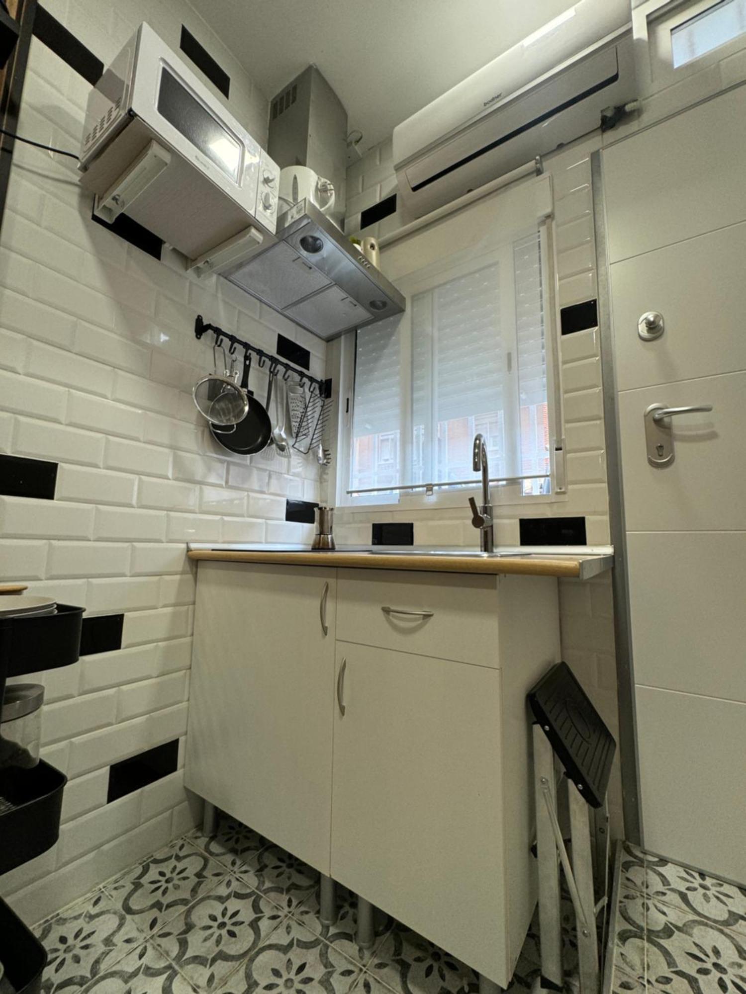 Apartamento Vistalegre! Pequeno Y Fantastico Loft Cerca Del Metro Madrid Exterior foto